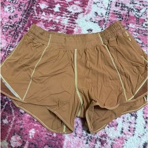 LULULEMON WOMEN HOTTY HOT SHORTS SIZE 10